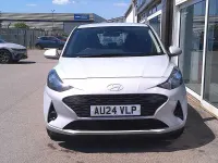Usado Hyundai i10 Advanced 2024 Gris Utilitario