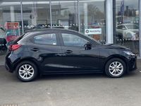 Begagnad Mazda 2 2018 Svart Halvkombi