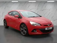 Usado Vauxhall Astra GTC Edition 140 HP (102 kW) 2014 Vermelho Coupé