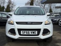 Käytetty Ford Kuga Zetec 150 HP (110 kW) 2016 Valkoinen Katumaasturi