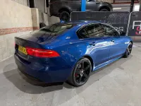 Używany Jaguar XE R-Sport 180 KM (132 kW) 2015 Niebieski Sedan/Limuzyna