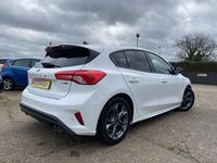Used Ford Focus ST-Line 125 HP (91 kW) 2021 White Hatchback