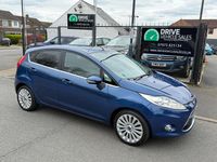 Używany Ford Fiesta Titanium 2010 Niebieski Hatchback