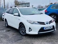 Used Toyota Auris Hybrid 2015 White Estate