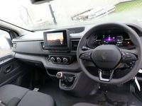 New Renault Trafic 2025 White MPV