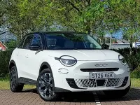 New Fiat 600 La Prima 100 HP (73 kW) 2026 Bicolour  white with black roof SUV