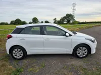 Used Hyundai i20 84 HP (61 kW) 2017 White Hatchback