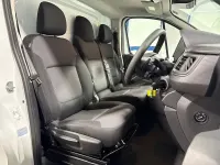 New Renault Trafic 2026 Glacier white MPV