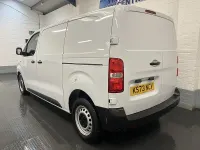 Begagnad Citroën Dispatch 2023 Vit Minibuss