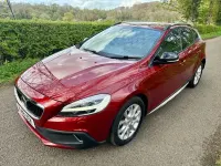 Used Volvo V40 Pro 120 HP (88 kW) 2018 Red Hatchback