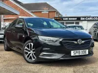 Second-hand Vauxhall Insignia Design Edition 2019 Negru Hatchback