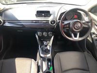 Używany Mazda 2 75 KM (55 kW) 2020 Biały Hatchback