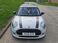 Używany Mini Cooper D Hatch 2016 Srebrny Hatchback
