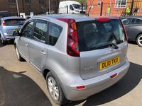 Używany Nissan Note Acenta 88 KM (64 kW) 2010 Srebrny Hatchback