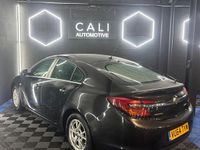 Used Vauxhall Insignia Design Edition 140 HP (102 kW) 2014 Black Hatchback