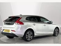 Used Volvo V40 Momentum 122 HP (89 kW) 2019 Hatchback