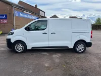Used Vauxhall Vivaro 100 HP (73 kW) 2019 White MPV