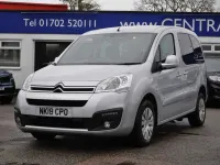 Begagnad Citroën Berlingo Feel 100 HK (73 kW) 2018 Silver Minibuss