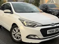 Used Hyundai i20 SE 84 HP (61 kW) 2017 White Hatchback