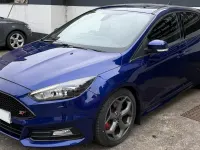 Used Ford Focus ST 250 HP (183 kW) 2017 Blue Hatchback