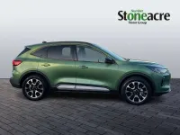 Begagnad Ford Kuga Active 239 HK (175 kW) 2025 Grön SUV