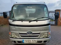 Usado Toyota Dyna 109 HP (80 kW) 2009 Prateado Pickup