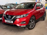 Used Nissan Qashqai N-Connecta 115 HP (84 kW) 2018 Red SUV