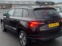 Usado Skoda Karoq SE Drive 114 HP (83 kW) 2023 Preto SUV