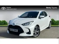 Used Toyota Yaris 113 HP (83 kW) 2024 White Hatchback