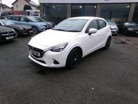 Used Mazda 2 75 HP (55 kW) 2015 White Hatchback