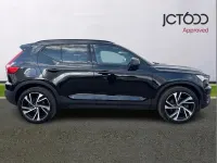 Begagnad Volvo XC40 R-Design Pro 194 HK (142 kW) 2021 Svart SUV