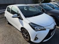 Used Toyota Yaris 107 HP (78 kW) 2019 White Hatchback