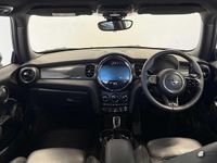 Usado Mini Cooper Exclusive 134 HP (98 kW) 2024 Preto Citadino
