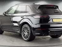 Used Porsche Cayenne Platinum Edition 462 HP (339 kW) 2022 Black SUV