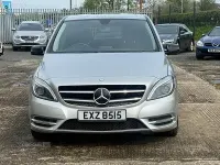Begagnad Mercedes B180 2013 Silver Minibuss
