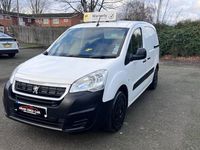 Begagnad Peugeot Partner 2017 Vit Minibuss