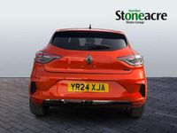 Used Renault Clio V Techno 140 HP (102 kW) 2024 Orange Hatchback