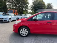 Used Toyota Yaris Active 69 HP (50 kW) 2014 Red Hatchback