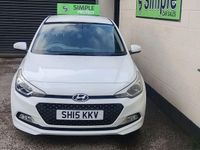 Used Hyundai i20 Premium 84 HP (61 kW) 2015 White Hatchback