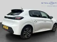Used Peugeot 208 Active+ 99 HP (72 kW) 2023 White Hatchback