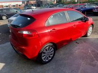 Used Kia Rio 85 HP (62 kW) 2013 Red Hatchback