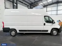 Usado Citroën Relay 140 HP (102 kW) 2023 Branco Van