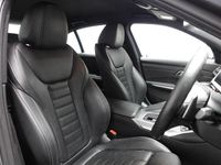 Begagnad BMW 330e M Sport 2021 Grå Sedan