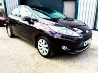 Używany Ford Fiesta Zetec 82 KM (60 kW) 2008 Czerwony Hatchback