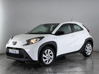 Used Toyota Aygo X PURE 72 HP (52 kW) 2022 White SUV