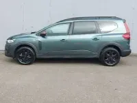 Second-hand Dacia Jogger Extreme 140 CP (102 kW) 2025 Verde Monovolum