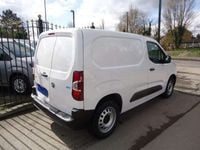 Used Vauxhall Combo 100 kW (136 HP) 2024 White MPV