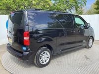 Second-hand Vauxhall Vivaro Sportive 145 CP (106 kW) 2021 Negru Monovolum