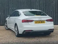 Begagnad Audi A5 Sport 150 HK (110 kW) 2024 Vit Halvkombi