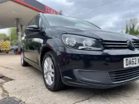 Begagnad VW Touran SE 105 HK (77 kW) 2012 Svart Minibuss